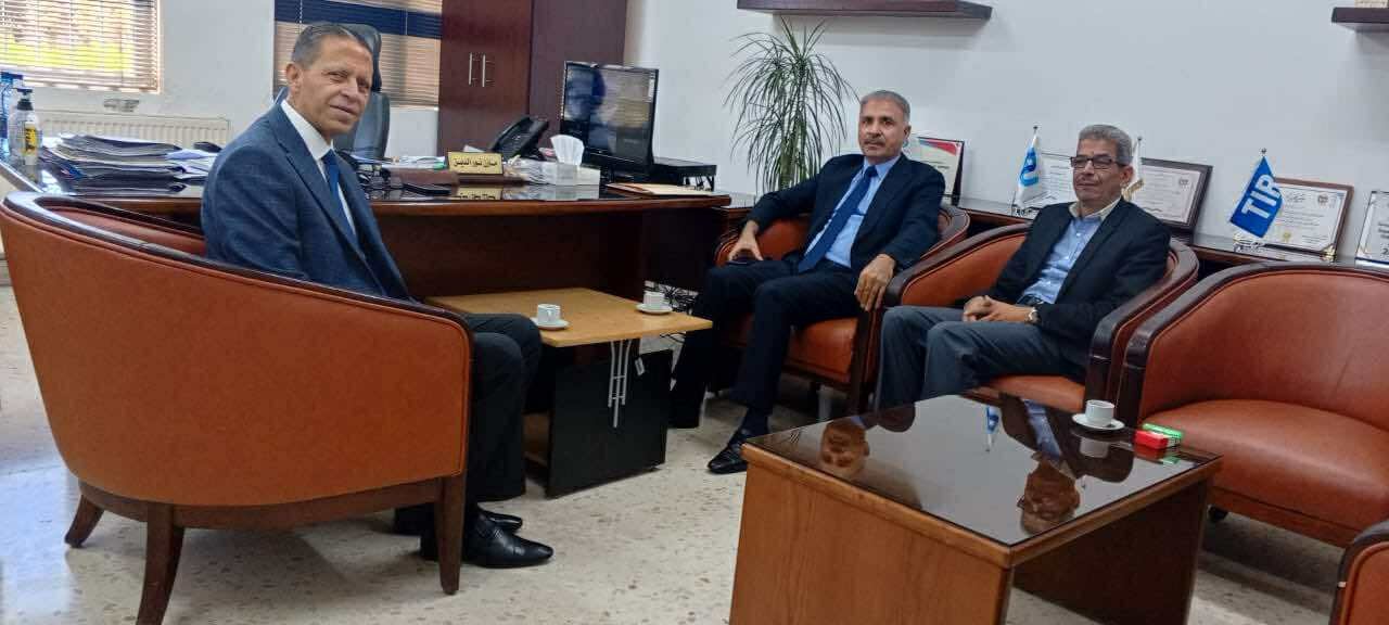 النقل البري تبحث مع نظرائها في الأردن تعزيز اتفاقية الـ (TIR) الدولية